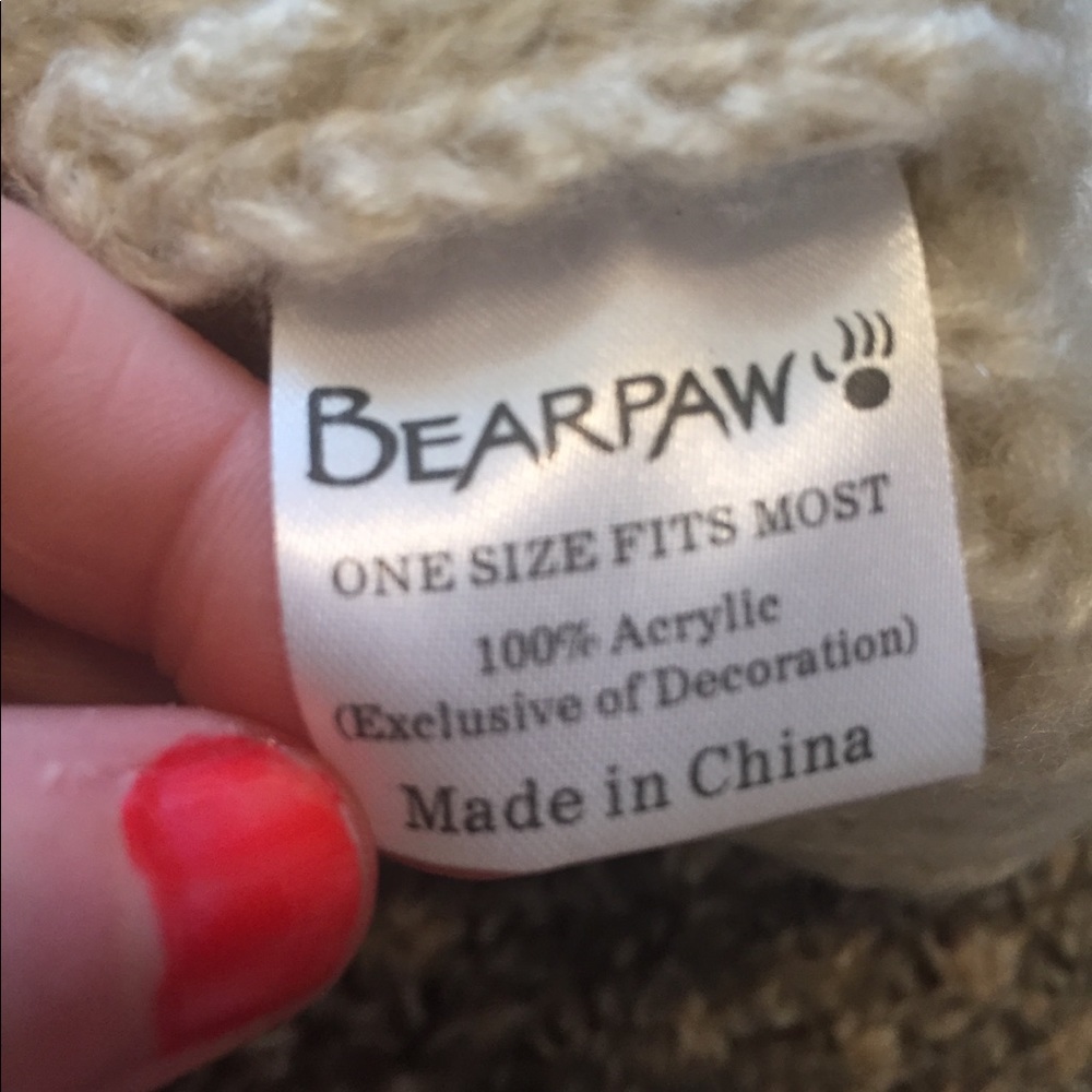 🦋 NWOT BearPaw Beanie - Picture 2 of 4